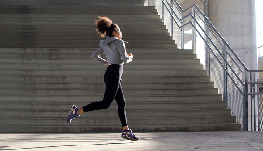 نقش فعالیت های ورزشی در بهبود جریان خون و تقویت سلول های پوست